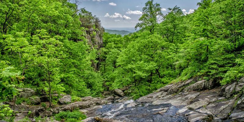 打破数据壁垒：实战多云与混合云网络架构设计，构建安全高效的数据通路